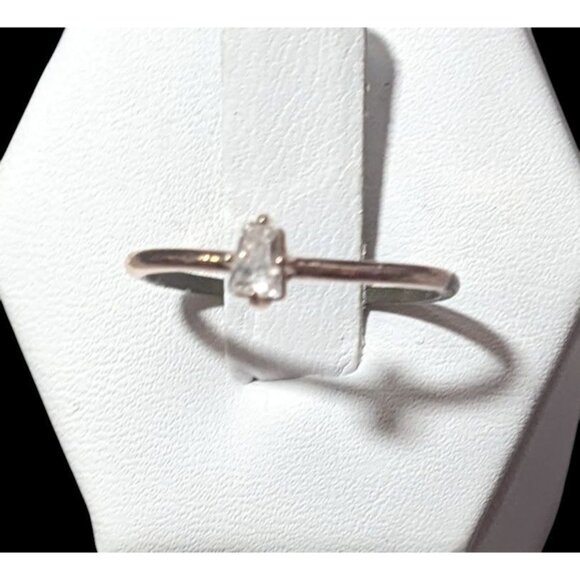 Minimalist Rose Gold Cubic Zirconia Ring Size 6 3/4 - Picture 1 of 16